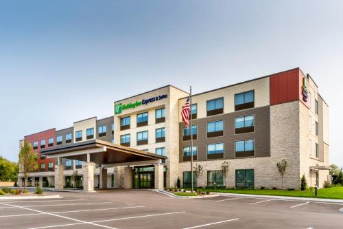 Holiday Inn Express & Suites - Milwaukee West Allis, an IHG hotel - Hotel - West Allis