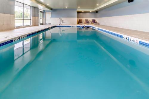 Holiday Inn Express & Suites Milwaukee - West Allis - image 14