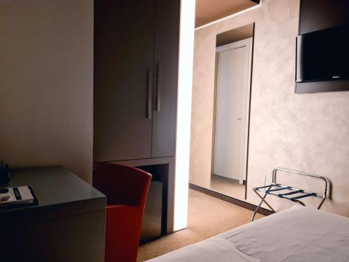 Small Single Room