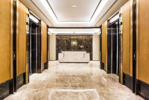 275067769 Kempinski Residences Guangzhou - Free shuttle between hotel and Exhibition Center during Canton Fair & Exhibitor registration Counter
