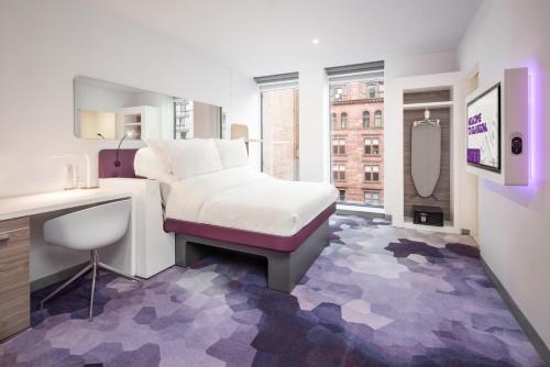 YOTEL Glasgow - image 6