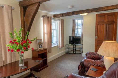 Highgate View Apartment - image 14