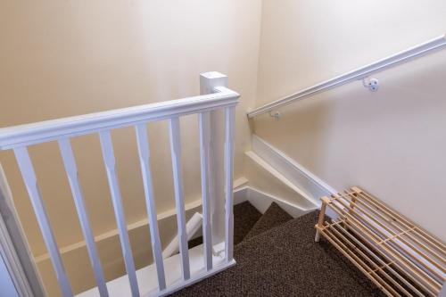 Highgate View Apartment - main image