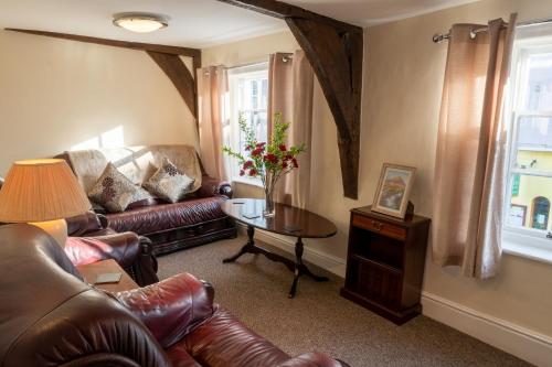 Highgate View Apartment - image 12