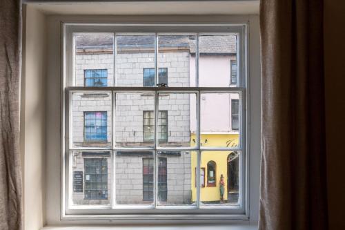 Highgate View Apartment - image 6