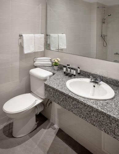 Double Room image 4