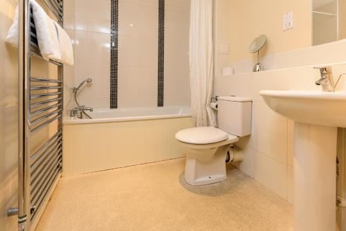 2 bedrooms, 3 beds