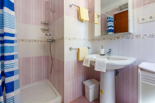 One-Bedroom Apartment image 8