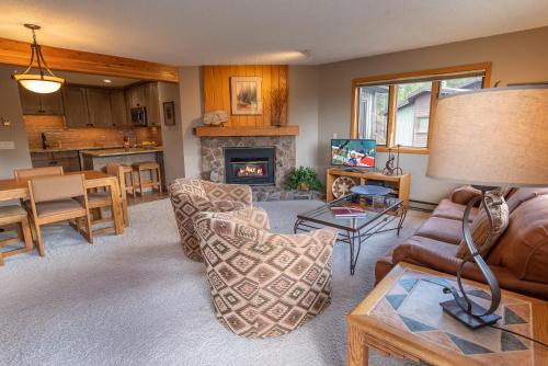 Woods Manor 301A - image 8