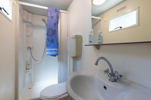 2 bedrooms, 4 beds
