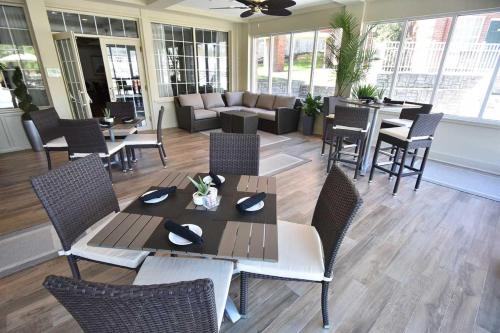 Restaurant, Ohio University Inn And Conference Center in Athens (OH)