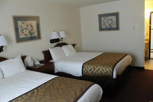 Lone Tree Inn Lone Tree Inn is perfectly located for both business and leisure guests in Sidney (MT). The hotel offers a high standard of service and amenities to suit the individual needs of all travelers. Take ad