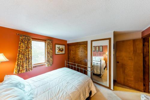 The Lodge - image 11