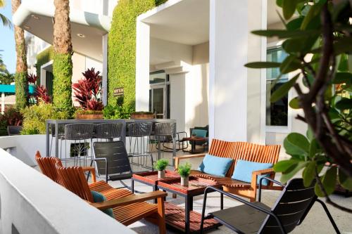 Kimpton Surfcomber Hotel by IHG