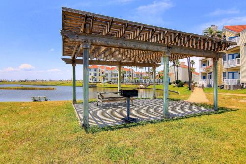 Beach Club Condos II - image 10