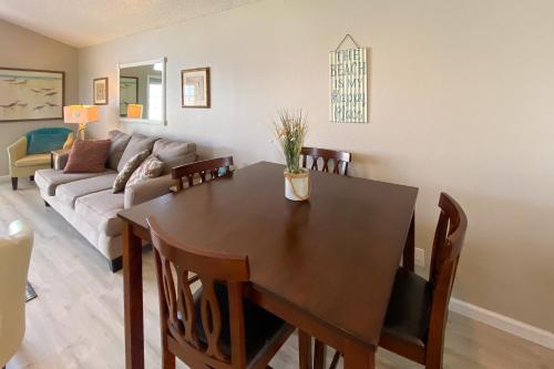 Beach Club Condos II - image 11