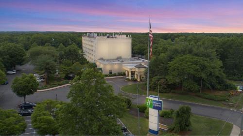 Holiday Inn Express Stony Brook-Long Island, an IHG hotel - Hotel - Centereach