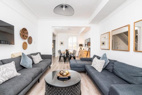 6 Longfield Terrace Elegant, Modern 5 Bed House with Free Parking Pass The Keys gîte à louer British National Railway Museum