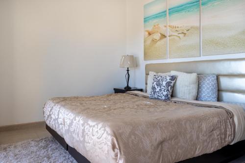 Tranquil Ground Floor Condo With Pool Access