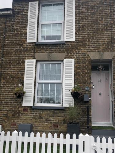 Victorian Cottage - Accommodation - Deal