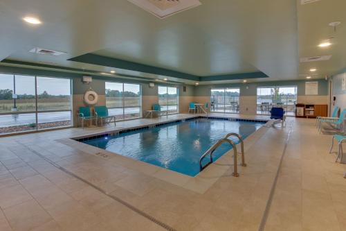Holiday Inn Express & Suites - Union City an IHG Hotel - image 6