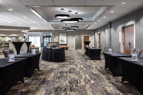 Holiday Inn Hotel & Suites Des Moines-Northwest