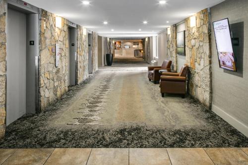Holiday Inn Hotel & Suites Des Moines-Northwest image 49