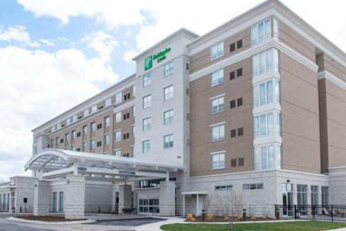 Holiday Inn & Suites - Farmington Hills - Detroit NW by IHG