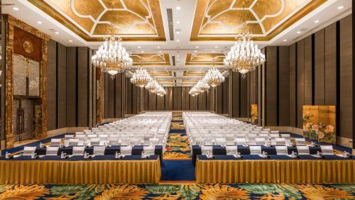 275204738 InterContinental Chengdu Global Center by IHG