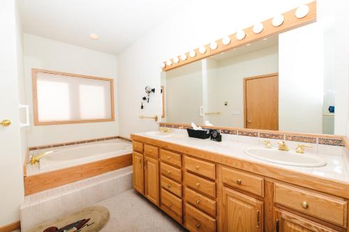 HSRW Falcon Home 5 Bed 4 Bath Silverthorne - image 7