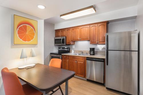 Clementine Hotel & Suites Anaheim - image 5