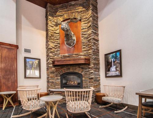 ทัศนียภาพภายนอกโรงแรม, ฮอลิเดย์ อินน์ เอ็กซ์เพรส โฮเทล แอนด์ สวีทส์ คาลิสเปลล์ บาย IHG (Holiday Inn Express Hotel & Suites Kalispell By IHG) in คาลิสเปล (MT)