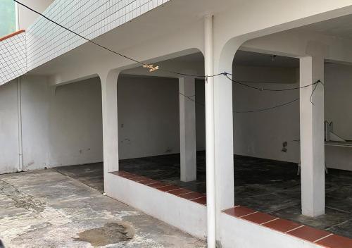 Casa de praia com boa ventilacao garagem coberta para 3 carros 50m da praia