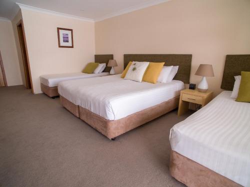 Deluxe Family Room 