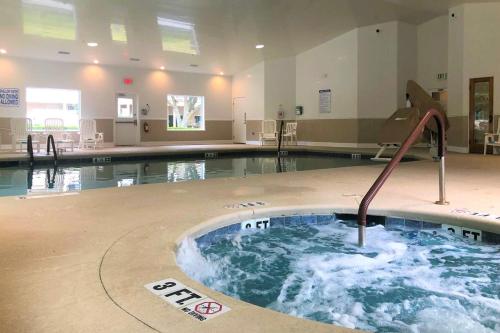 Beach Retreat - The Spa at Port Royal Sound condo - image 3