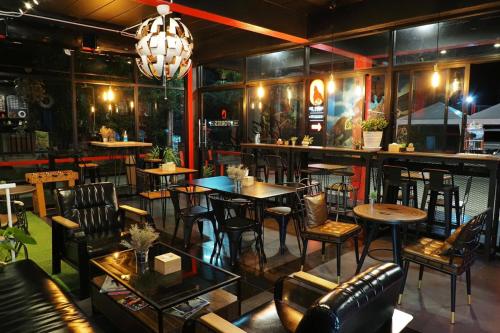 Bar/lounge, The Stories Resort in Phe