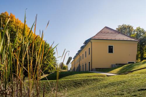 Dvorec Trebnik - SOBE - Hotel - Slovenske Konjice