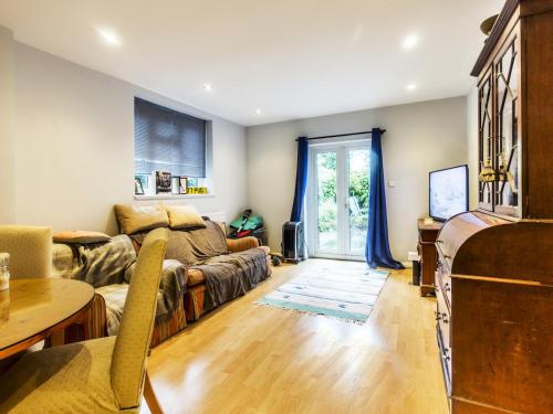 Pass The Keys - Garden 1 Bed Apartment In Wimbledon, Merton, London