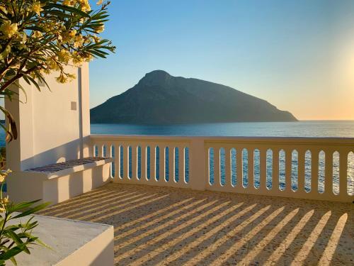 Kastelli Blu SEA - Luxury Waterfront Designer Villa gîte à louer Masouri