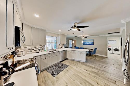 Chic Canal-Front Home - Heated Pool Private Dock home - image 3