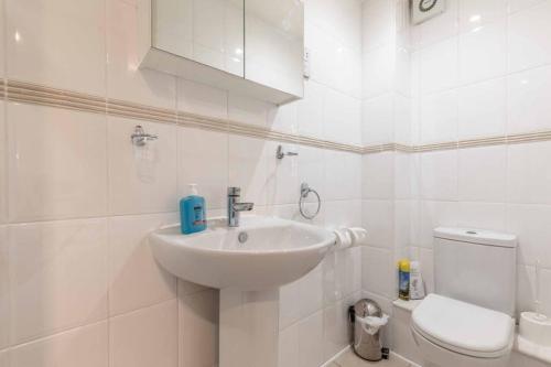 4 Bed 3 Baths in CENTRAL WINDSOR! WALK 2 ALL THE SIGHTS! LEGOLAND 5 MIN DRIVE, Windsor (Foto 9)