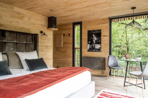 1 queen bed