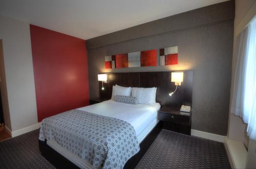 Crowne Plaza Montreal Airport - Photo 6 of 44