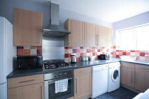Honest Hospital House Apartment 1 - image 3