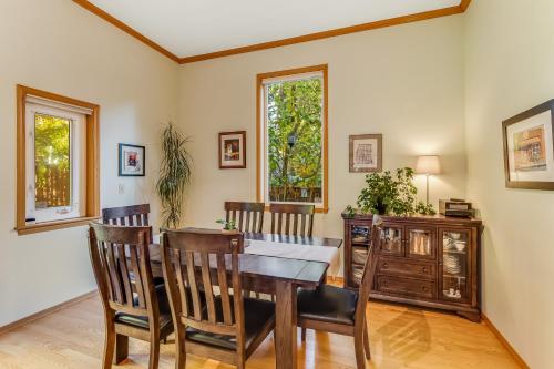 Seattle Sunsets on Phinney Ridge - image 7