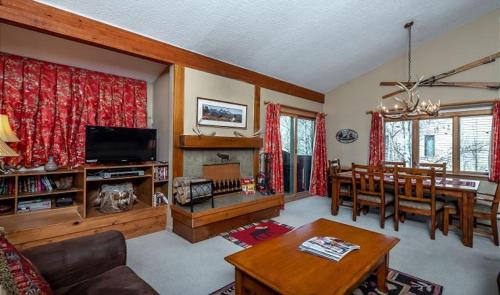 5123 Foxtail, Wilson (fotografie 2)