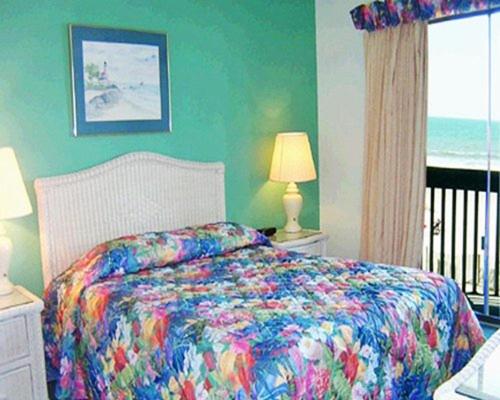 Charming Oceanfront Resort in North Myrtle Beach - image 6