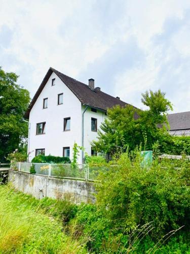 Viesnīcas āriene, Bauernhaus am Sallingbach in Rohr in Niederbayern