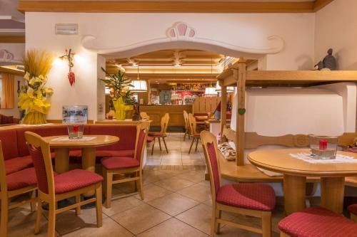 Hotel Ramon - main image