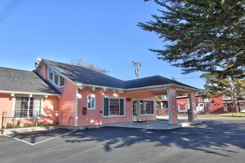 Butterfly Grove Inn 2